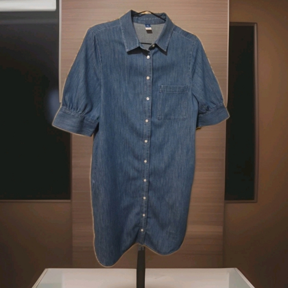 Pre-loved Women’s Old Navy Blue Denim Cotton Button Front Shirtdress.